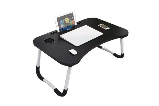 Mesa portátil para notebook que traz praticidade e versatilidade ao home office (Divulgação: Shopee).