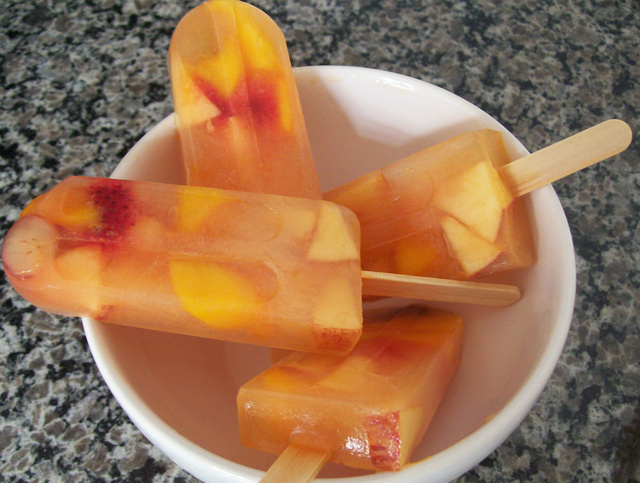 Ninguém vai resistir: receita de picolé caseiro simples e delicioso pro lanche ou sobremesa