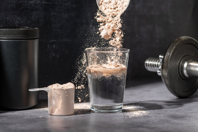 Whey protein não é bagunça: veja o que acontece quando você consome a proteína exagerdamente