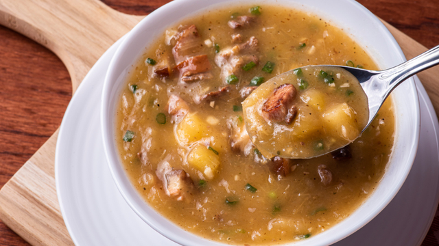 Sopa de mandioquinha com carne: uma janta quentinha e cheia de sabor para espantar o frio