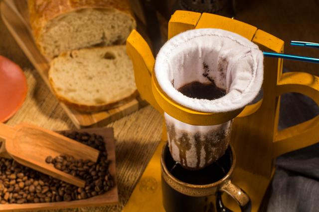 Instituição do cafezinho: por que até quem não ama café marca um cafezinho? Viva o Dia Nacional do Café!