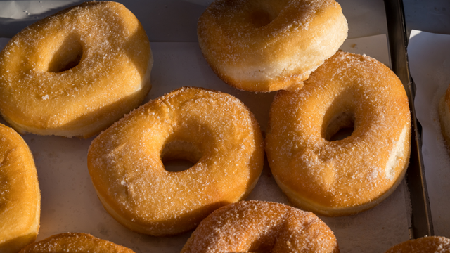 Já fiz várias vezes e fica uma delícia com cafezinho: rosquinha frita do TudoGostoso igual à da vovó