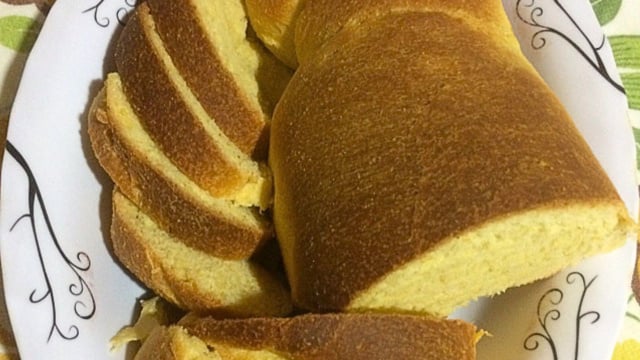 Pão de milho fofinho e saboroso fica perfeito com manteiga, geleia ou requeijão. Experimente! (Créditos: Fabiana Sokolowski/TudoGostoso)