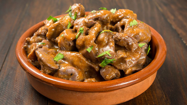 Antigamente só os pobres comiam, hoje é a guloseima preferida da vovó: esse prato barato virou o favorito de todos