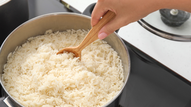 Esse é o jeito certo de fazer o arroz para que ele melhore a digestão e o açúcar no sangue