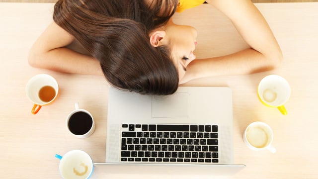 Você ainda consegue dormir depois de tomar café? Pesquisas sugerem que seu "sono profundo" já foi comprometido