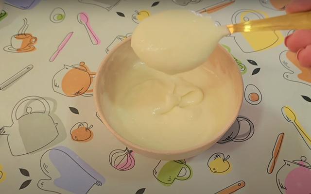 Não basta só congelar: como descongelar e usar o molho branco congelado pra facilitar a vida no fim de semana