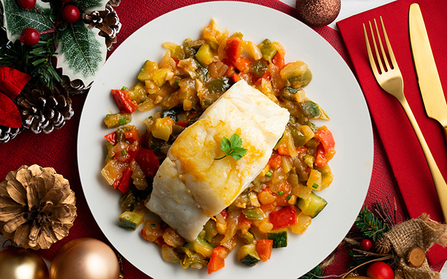 Enfrentar fila para comprar bacalhau barato para o Natal vale a pena se for para fazer essas receitas surreais de gostosas