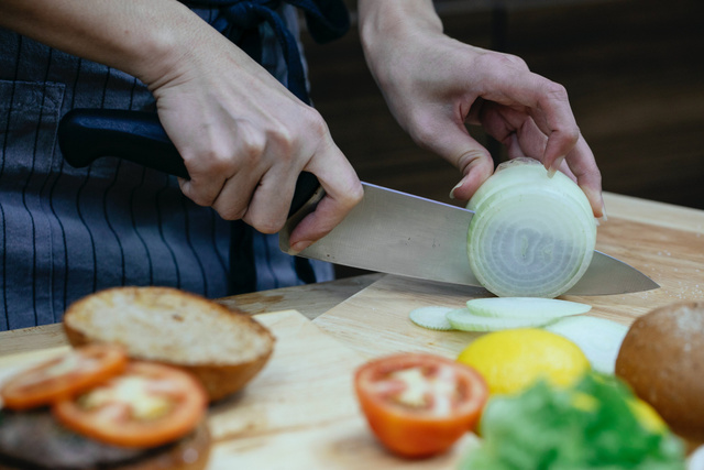 3 coisas que comecei a fazer na pandemia para comer bem e nunca mais parei: adeus delivery de comida e olá economia!