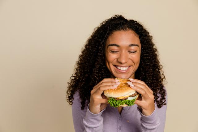 Dá para comer hambúrguer todo dia mesmo de dieta, desde que você siga essas dicas da nutri