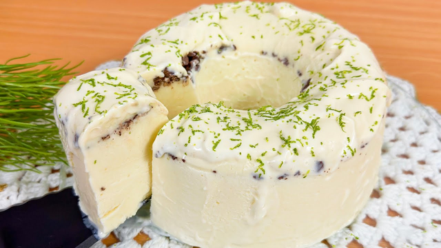 Procurando uma sobremesa refrescante para o seu Natal? Experimente esse sorvete de limão cremoso e você vai querer fazer o verão inteiro