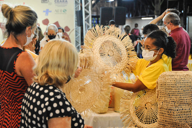 Arte, gastronomia e criatividade são destaque na tradicional Feira de Artesanato da Ceart, no Ceará