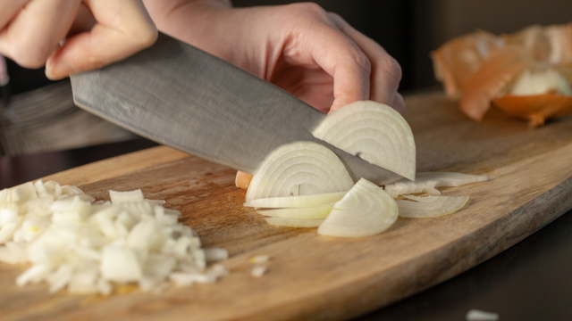 É por isso que nunca fico sem cebola em casa: 7 benefícios de consumir diariamente