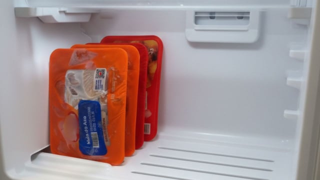 Morria e não sabia que é para isso que serve as ranhuras na parte interna do congelador