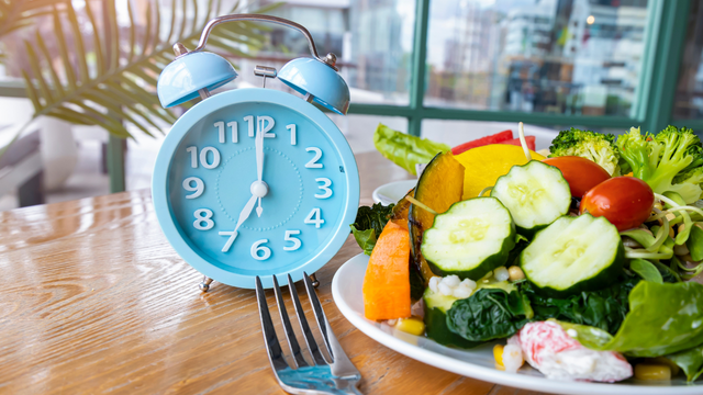 O novo jejum intermitente: o que não te contam sobre a nova dieta OMAD que viralizou no TikTok?