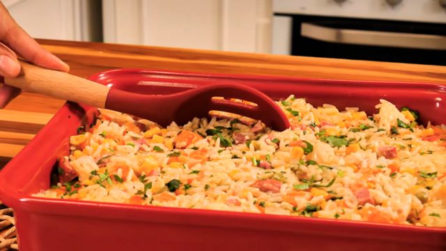 Não jogue fora o arroz amanhecido! Transforme as sobras em um jantar delicioso em 20 minutos