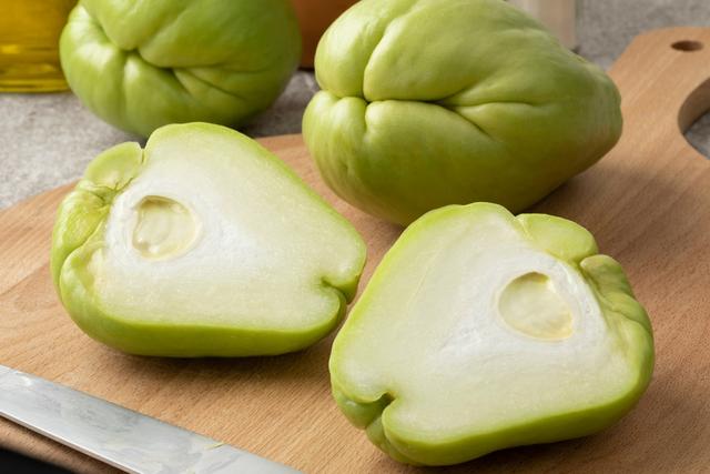 Como plantar chuchu em vaso para sempre ter o alimento fresco em casa: técnica prática que qualquer um consegue fazer