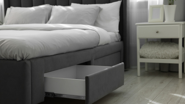 As camas com gavetas laterais podem ser a melhor opção para quem quer mudar o visual sem abrir mão do armazenamento (Créditos: Shutterstock)