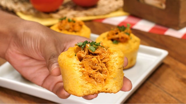Recheio de frango pode ser trocado por calabresa, vegetais ou o que preferir (Créditos: TudoGostoso)