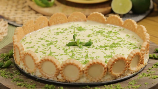 Frescor e cremosidade na medida certa: a receita de torta de limão com chocolate branco que encanta todo mundo que experimenta