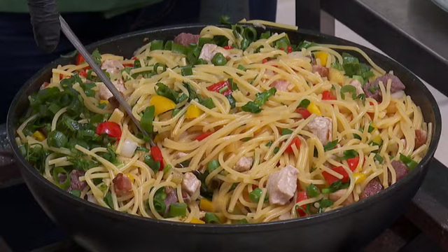 Macarrão de comitiva é o prato mais barato (serve 6 por R$ 31) que você vai fazer essa semana: aprenda a receita dessa deliciosa comida tradicional no Pantanal e no interior do Mato Grosso do Sul