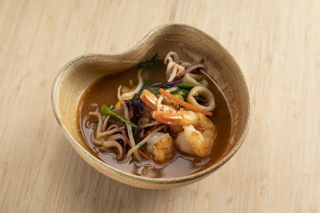 O miso ramen preparado pela chef Telma Shiraishi, do Aizomê, é uma das receitas desenvolvidas para o festival. (Crédito: Divulgação / Taste)