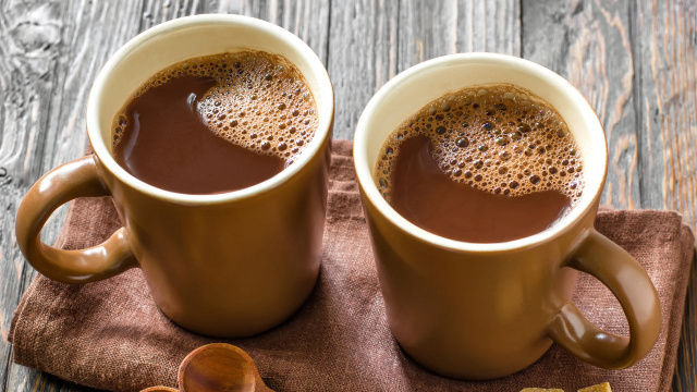 Receita de choconhaque é só para maiores de 18: saboreie a bebida cremosa que é quase um drink!