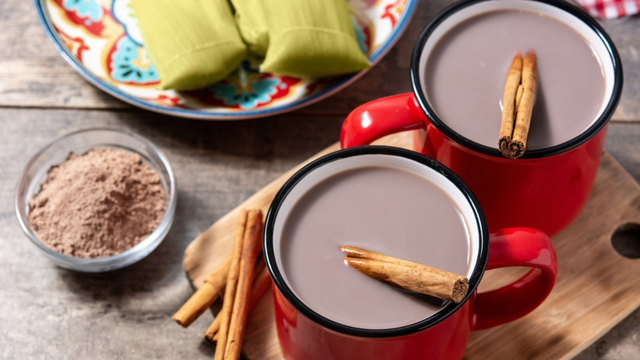 A bebida mexicana feita a base de milho perfeita para os dias frios e que oferece benefícios para a saúde