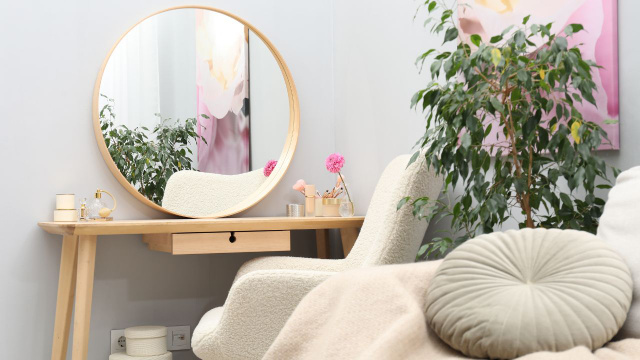 Onde NÃO colocar espelhos se quer mais energia positiva em casa: o que isso significa no Feng Shui