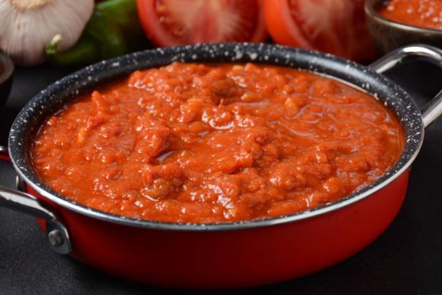 O truque dos chefs para fazer um molho de tomate perfeito