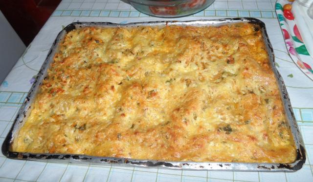 Lasanha de bacalhau é perfeita para um almoço de domingo inesquecível (e a receita é fácil de fazer!)