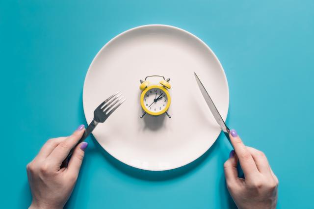 Pode fazer jejum intermitente todos os dias? Mestre em nutrição tem a resposta