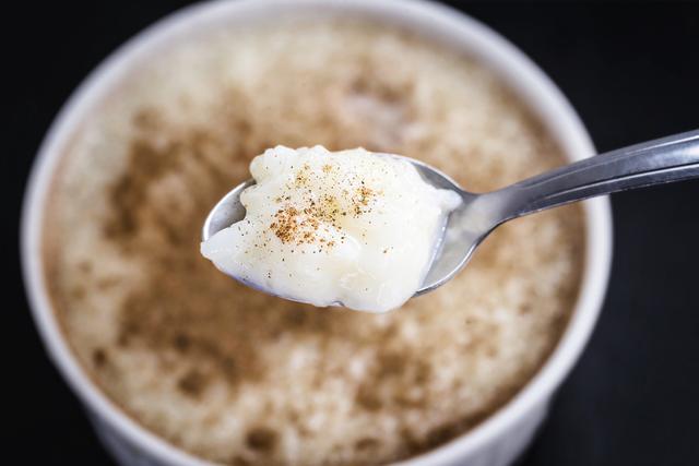 Da minha mãe para a sua Festa Junina, com muita cremosidade: receita de arroz doce e dicas para uma sobremesa com a textura perfeita