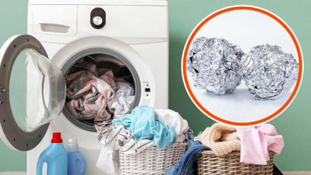 É por isso que você deve colocar bolinha de papel-alumínio junto com a roupa suja na máquina de lavar...