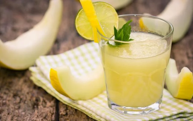 Descubra a alquimia por trás de um perfeito suco de melão com limão (Créditos: TudoGostoso)
