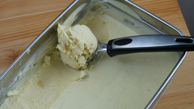 Aprendi a fazer esse sorvete caseiro e agora não quero saber de outro: cada vez faço de um sabor diferente