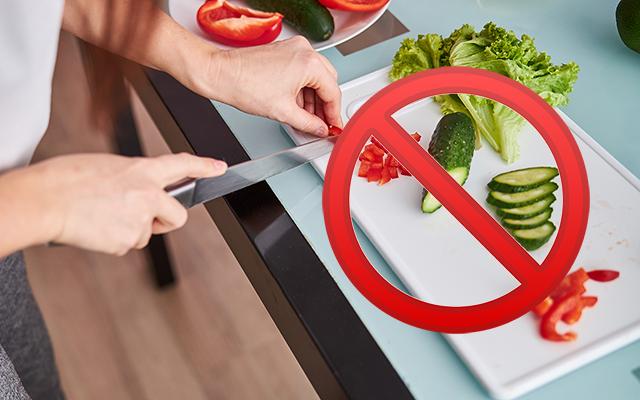 Palavra da chef: NÃO use tábua de plástico na cozinha, essa opção é muito mais higiênica