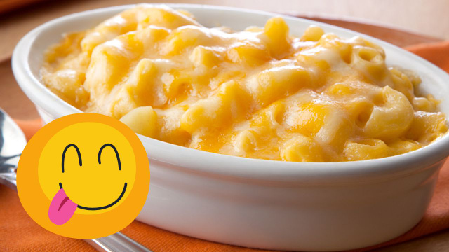 Cremoso! Queijudo! Perfeito! Esse Mac and Cheese divino fica pronto em 15 minutos incluindo o tempo de cozimento do macarrão
