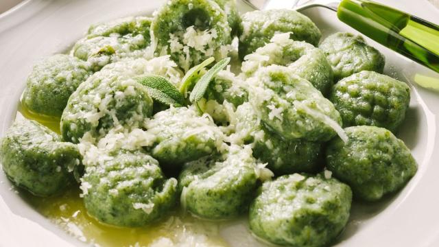 Que tal um nhoque de brócolis para jantar hoje? Receita é bem mais fácil do que parece!