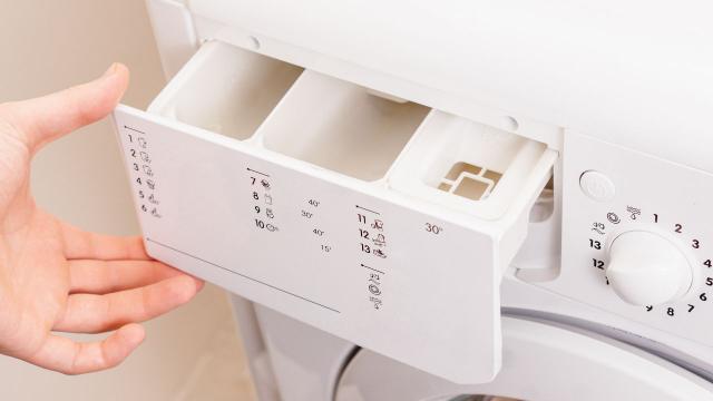 As máquinas de lavar têm uma função que quase ninguém conhece. É usada para remover manchas difíceis e as avós usavam algo semelhante