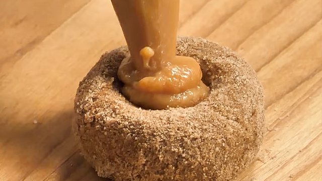 Adeus brigadeiro: fiz esse vulcãozinho de churros do TudoGostoso para a festa e foi o primeiro a acabar