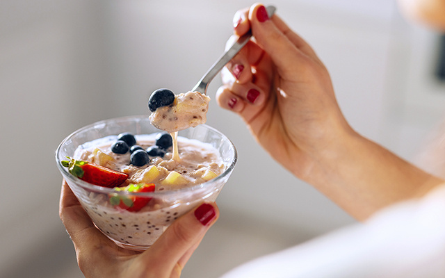 Seu iogurte parece aguado? Veja o que isso realmente significa e descubra se esse líquido é rico em nutrientes