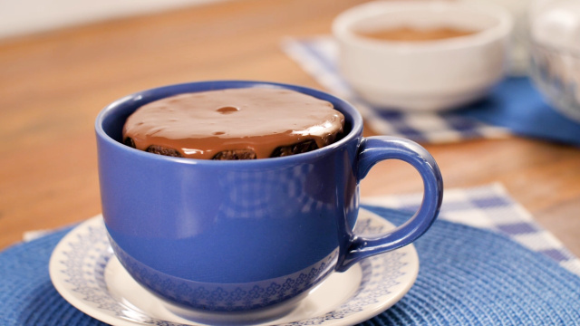 Nem forno, nem batedeira, nem airfryer: as 3 melhores receitas de bolo de caneca para uma sobremesa rápida de micro-ondas