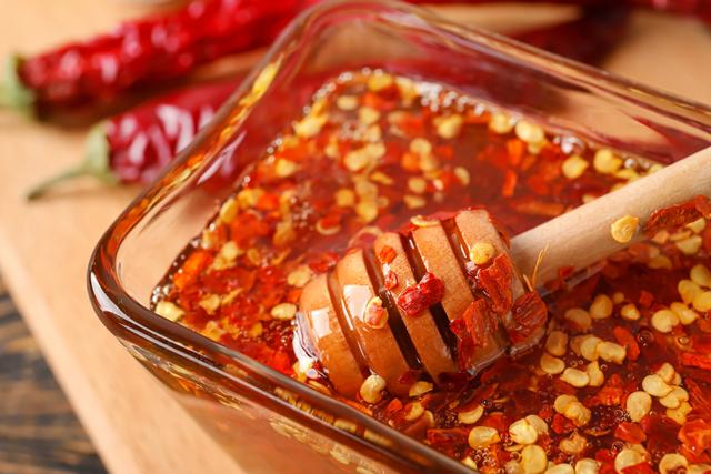 Mel como você nunca viu antes: essa receita picante é perfeita para dar um novo sabor para seus pratos salgados e doces