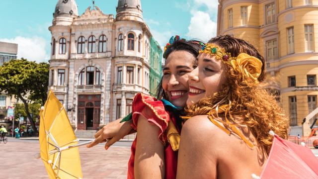 Vai curtir o Carnaval na rua? Confira 3 dicas para se alimentar bem nos dias de folia!