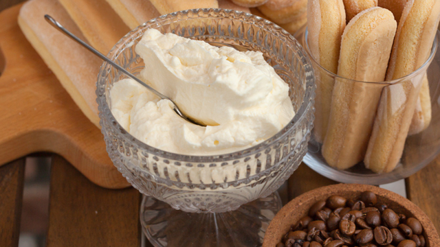 Chega de pagar caro: veja como fazer mascarpone caseiro com 2 ingredientes
