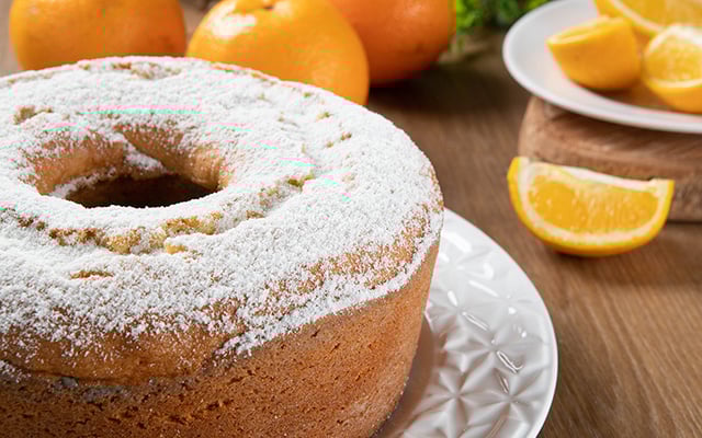 Meu café da tarde nunca mais foi o mesmo: agora só faço esse bolo de liquidificador delicioso, prático e com poucos ingredientes