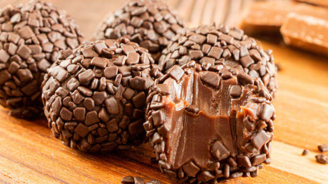 Qual é o percentual de gordura correto para o brigadeiro? "Você não vai achar essa resposta em nenhum livro de confeitaria", revela especialista em química e confeitaria