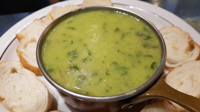 O caldo verde da minha avó nordestina virou meu segredo na cozinha quando quero espantar o frio