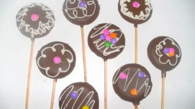 Pirulito de chocolate. (créditos: TudoGostoso)